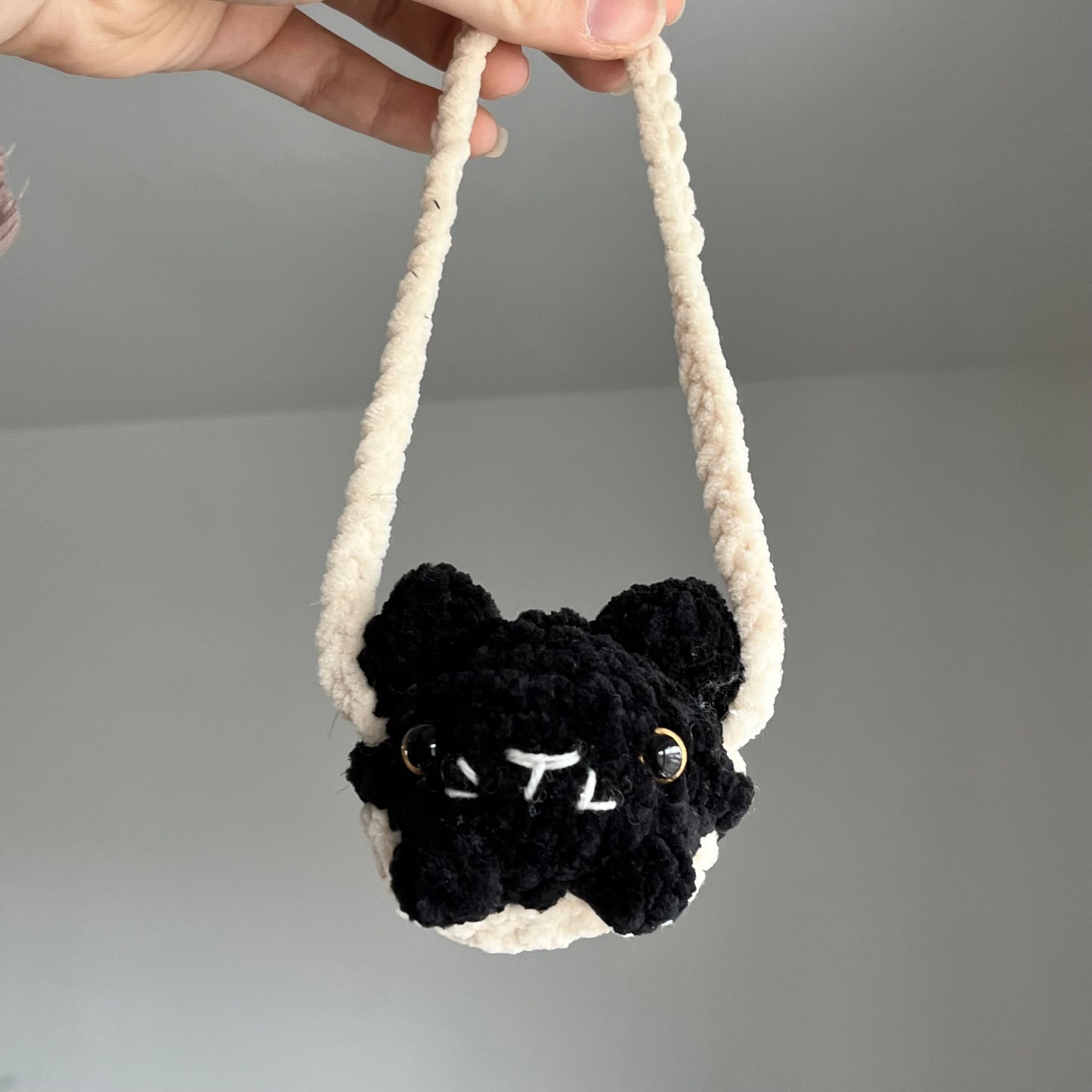 Chat noir balançoire pour rétroviseur