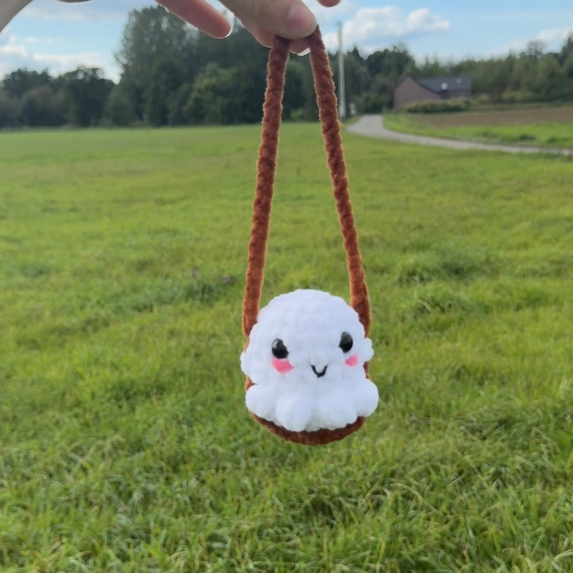 Fantôme sur balançoire 🤎